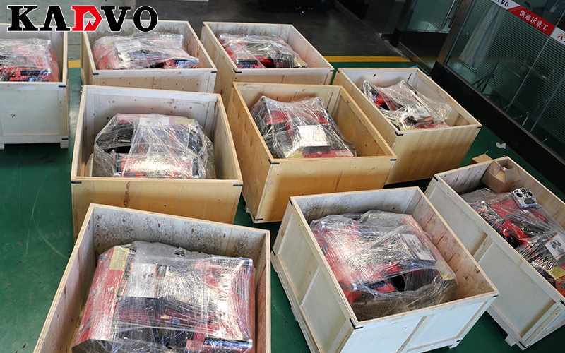 凱迪沃重工一批割草機出口東南亞