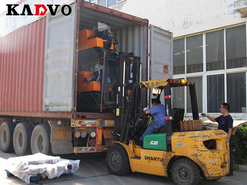 凱迪沃重工KV12小型挖掘機出口韓國