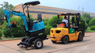 小型挖掘機拖車操作視頻