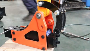 小型挖掘機(jī)破碎錘安裝教程 小型挖掘機(jī)破碎錘安裝教程